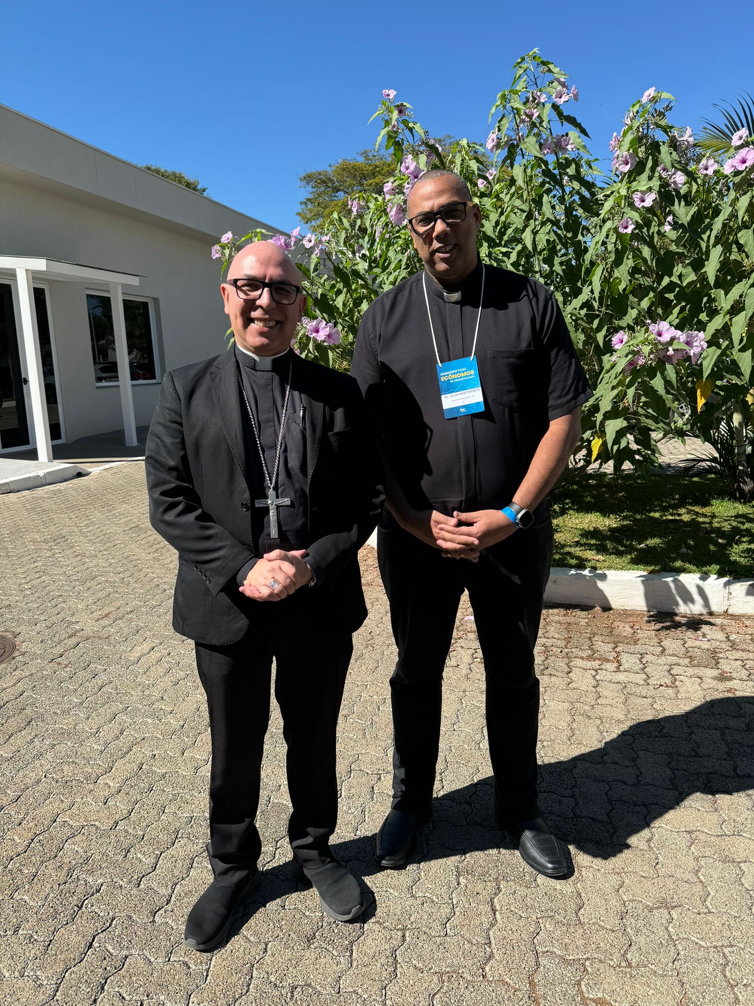 Padre Célio com o Secretário-Geral da CNBB, Dom Ricardo Hoepers.